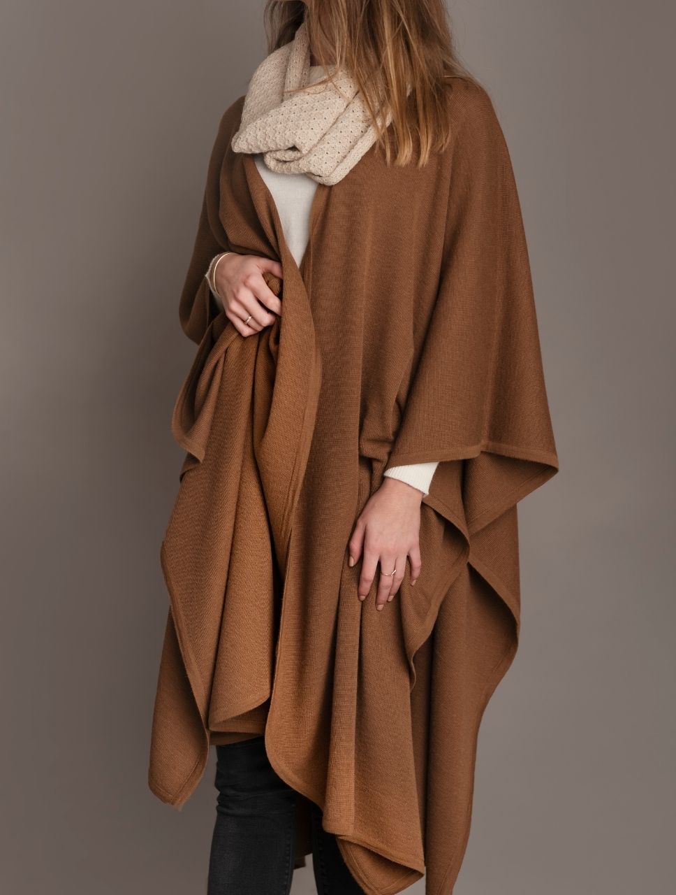 Capa Larga Alpaca - Modelo Susi